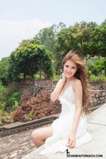 Hoa khôi xinh đẹp chụp ảnh dã ngoại resort bãi biể